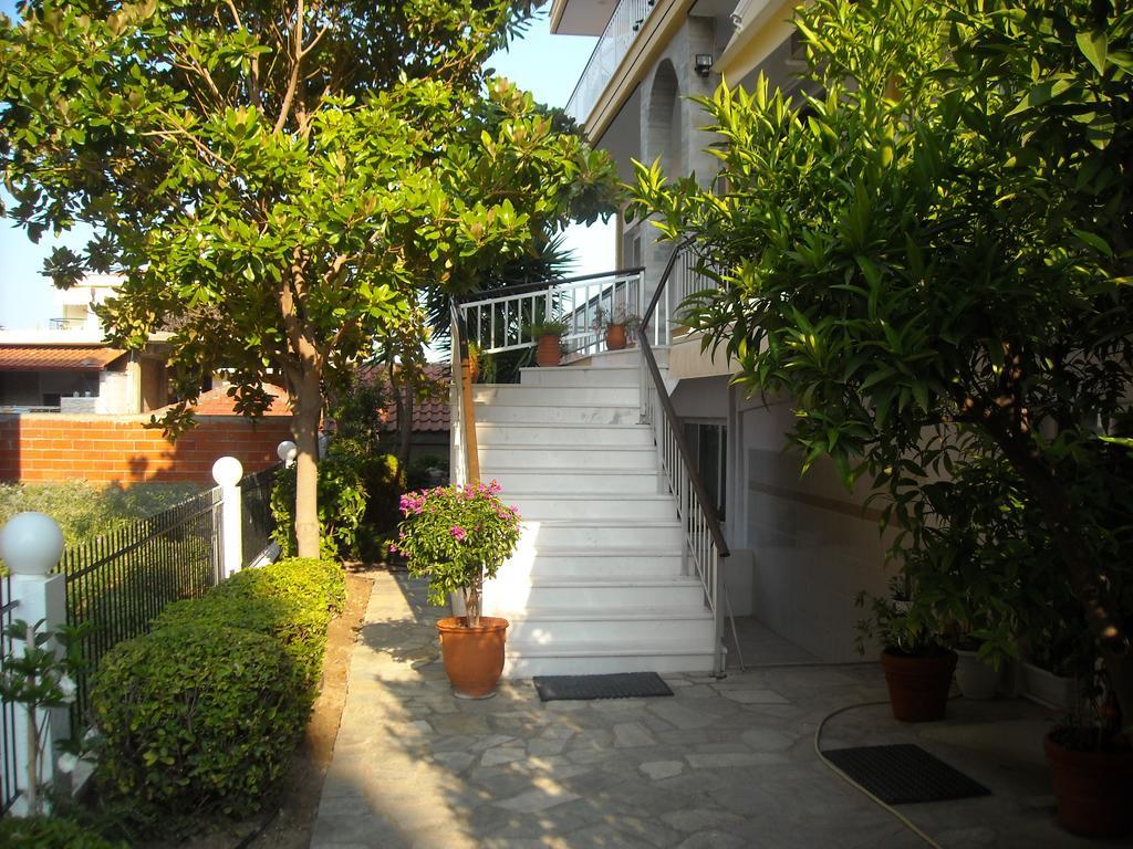 Iris Hotel Nea Kallikrateia Extérieur photo