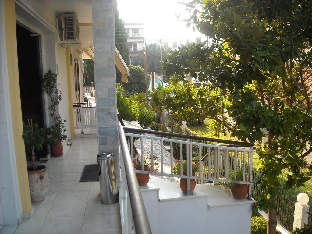 Iris Hotel Nea Kallikrateia Extérieur photo