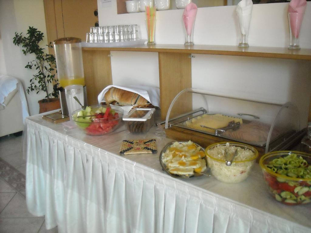 Iris Hotel Nea Kallikrateia Extérieur photo
