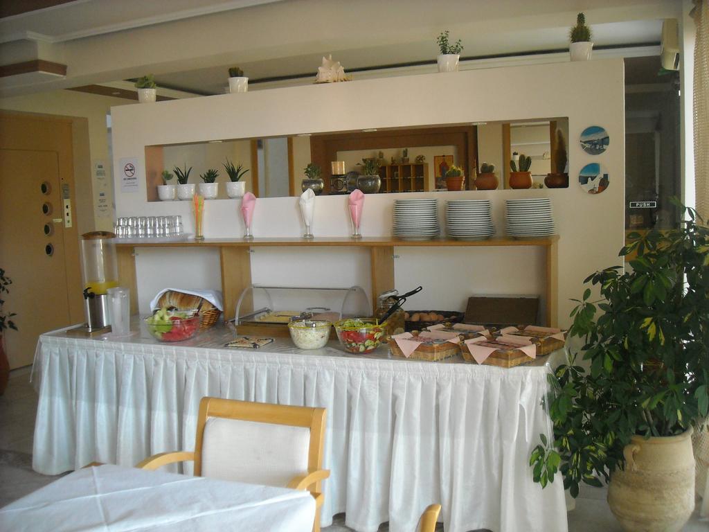 Iris Hotel Nea Kallikrateia Extérieur photo