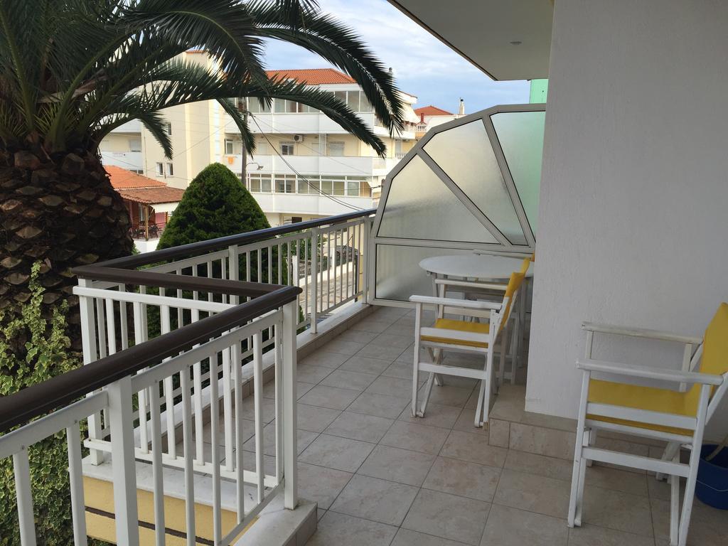 Iris Hotel Nea Kallikrateia Extérieur photo